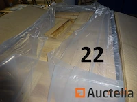 2 dozen eiken parket, 1 set behang, 3 blikken parketbeits (plastor), 1 set worm- en tassotvezels - afbeelding 4 van  5