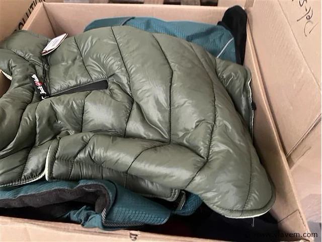 2 dozen inh. div. huisdieren toebehoren - afbeelding 1 van  3