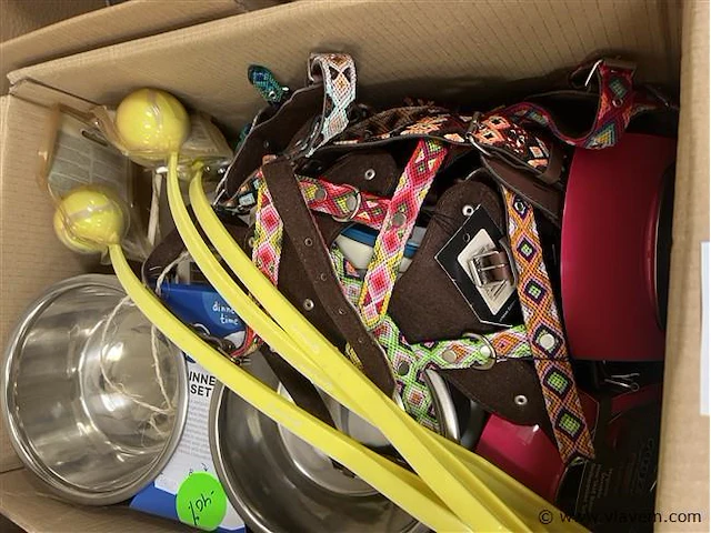 2 dozen inh. div. huisdieren toebehoren - afbeelding 1 van  3