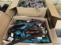 2 dozen inh. div. huisdieren toebehoren - afbeelding 3 van  3