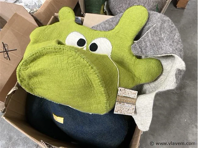 2 dozen, inh. div. huisdieren toebehoren - afbeelding 1 van  2