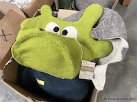 2 dozen, inh. div. huisdieren toebehoren - afbeelding 1 van  2