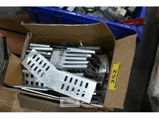 2 dozen met hoekverbinders - afbeelding 2 van  2