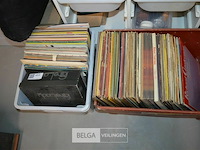 2 dozen met lp's - afbeelding 1 van  4