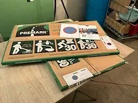 2 dozen met wegmarkering verboden parkeren - afbeelding 1 van  6