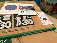 2 dozen met wegmarkering verboden parkeren - afbeelding 3 van  6