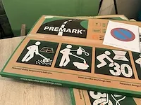 2 dozen met wegmarkering verboden parkeren - afbeelding 5 van  6