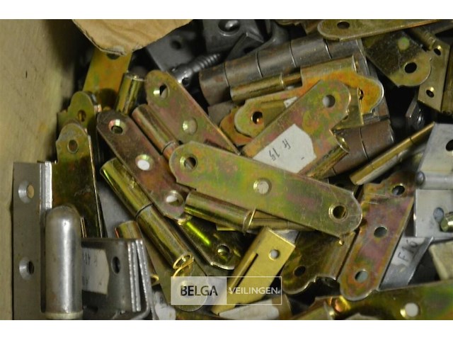2 dozen scharnieren en schroeven - afbeelding 2 van  3