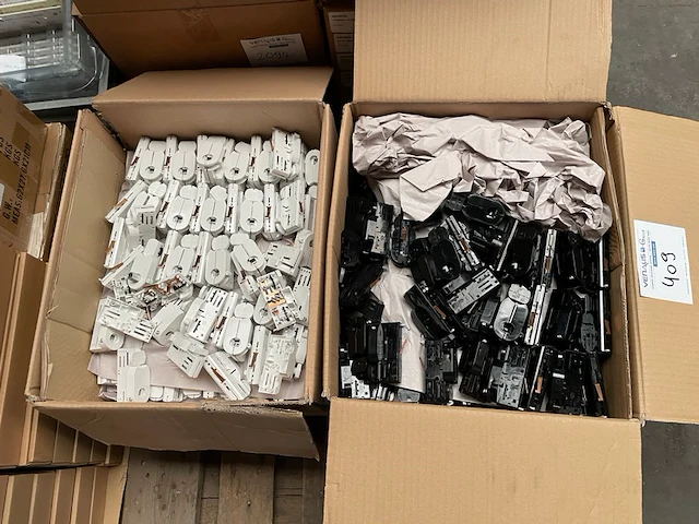 2 dozen uni compact adaptor - afbeelding 1 van  3