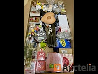 2 dozen verloten gemengde huishoudelijke artikelen, decoratieve artikelen en cadeauartikelen - afbeelding 2 van  14
