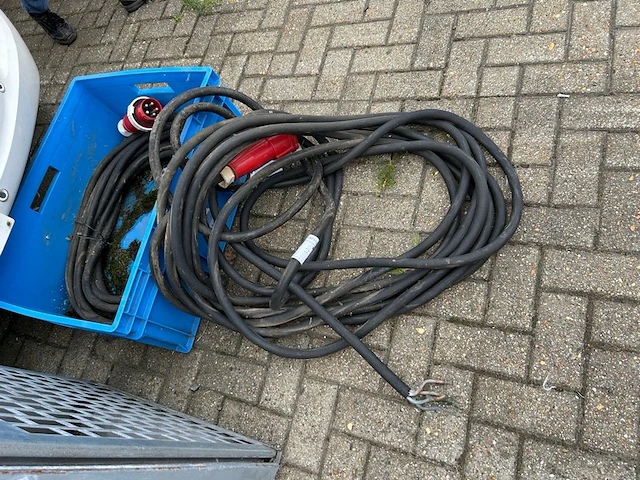 2 drijfkrachtkabels - afbeelding 1 van  3