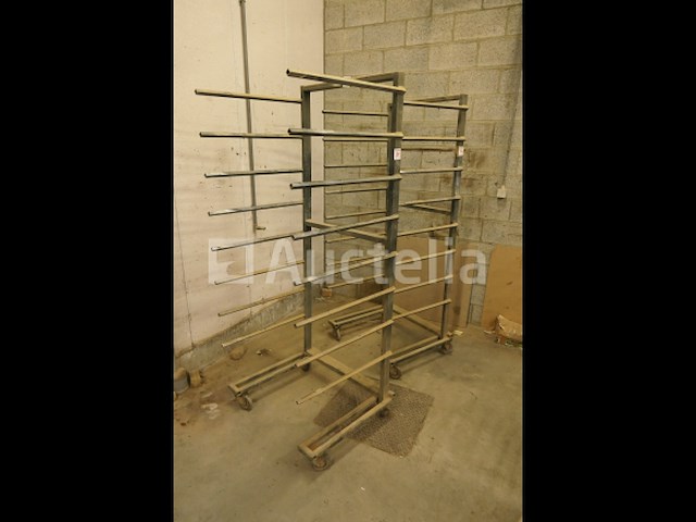 2 droogwagens op wielen voor spuitcabine - afbeelding 1 van  3