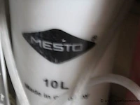 2 drukspuiten wo. mesto - afbeelding 2 van  2