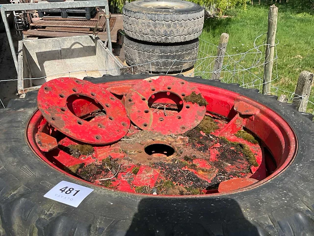 2 dubbellucht tractorwielen kleber super 3 - afbeelding 2 van  8