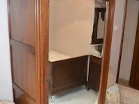 2 eenpersoonsbedden, nachtkastje 1 deur 1 lade marmeren blad, antieke kleerkast 1 deur 1 lade met spiegel , dressoir 2 deuren 2 laden marmeren blad en spiegel, 2 stoffen zetels - afbeelding 11 van  15