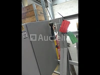 2 elektrische kasten op de bouwplaats - afbeelding 1 van  8
