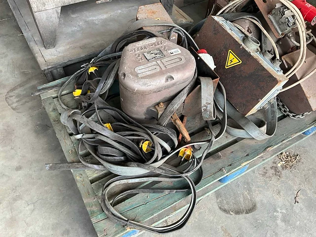 2 elektrische kettingtakels “artist” 100/f - afbeelding 5 van  7