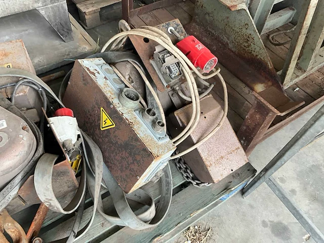 2 elektrische kettingtakels “artist” 100/f - afbeelding 6 van  7