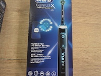 2 elektrische tandenborstels braun oral b genius midnight black (b435) - afbeelding 3 van  4