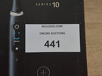 2 elektrische tandenborstels braun oral b io series 10 cosmic black (b435) - afbeelding 2 van  4