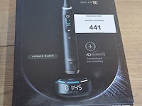 2 elektrische tandenborstels braun oral b io series 10 cosmic black (b435) - afbeelding 3 van  4