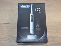 2 elektrische tandenborstels braun oral b io series 10 stardust white (b435) - afbeelding 1 van  5