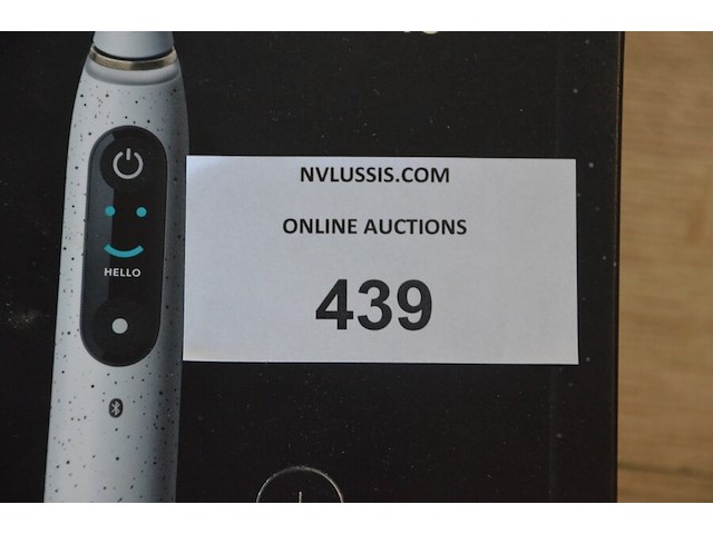 2 elektrische tandenborstels braun oral b io series 10 stardust white (b435) - afbeelding 2 van  5