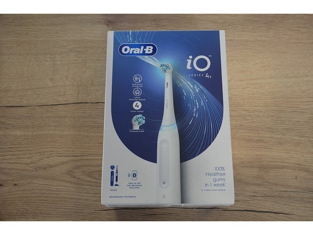 2 elektrische tandenborstels braun oral b io series 4s quite white (b435) - afbeelding 1 van  4