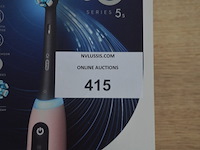 2 elektrische tandenborstels braun oral b io series 5s blush pink (b435) - afbeelding 2 van  4