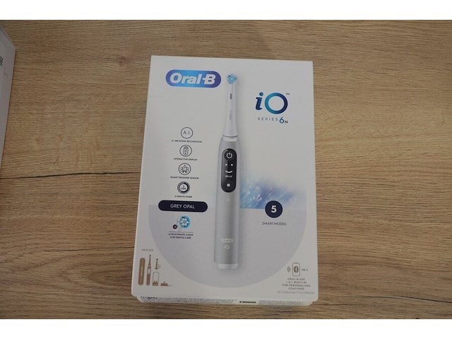 2 elektrische tandenborstels braun oral b io series 6n grey opal (b435) - afbeelding 1 van  5