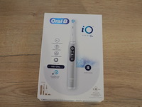 2 elektrische tandenborstels braun oral b io series 6n grey opal (b435) - afbeelding 1 van  5