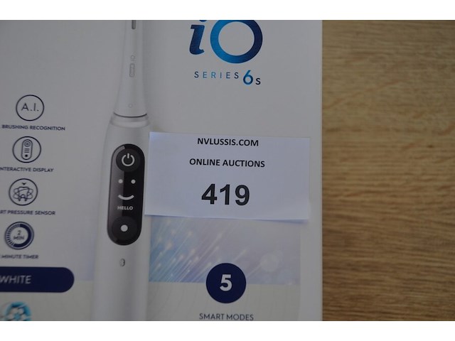 2 elektrische tandenborstels braun oral b io series 6s white (b435) - afbeelding 2 van  5