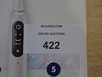 2 elektrische tandenborstels braun oral b io series 6s white (b435) - afbeelding 2 van  5