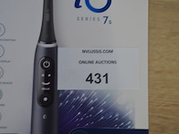 2 elektrische tandenborstels braun oral b io series 7s black onyx (b435) - afbeelding 2 van  5