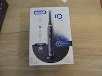 2 elektrische tandenborstels braun oral b io series 9s black onyx (b435) - afbeelding 1 van  5