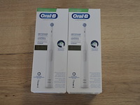 2 elektrische tandenborstels braun oral b laboratory professional clean white (b435) - afbeelding 1 van  4