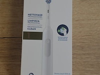 2 elektrische tandenborstels braun oral b laboratory professional clean white (b435) - afbeelding 2 van  3