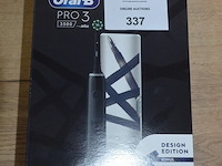 2 elektrische tandenborstels braun oral b pro 3 3500 design edition black (b435) - afbeelding 3 van  5