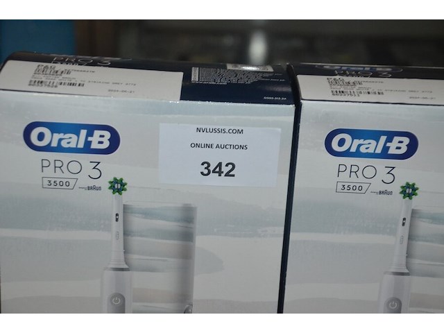 2 elektrische tandenborstels braun oral b pro 3 3500 design edition striking grey (b435) - afbeelding 2 van  4