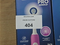 2 elektrische tandenborstels braun oral b pro junior 6+ purple and green (b435) - afbeelding 2 van  6