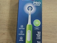 2 elektrische tandenborstels braun oral b pro junior 6+ purple and green (b435) - afbeelding 5 van  6