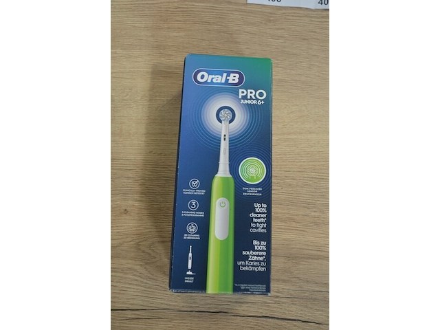 2 elektrische tandenborstels braun oral b pro junior 6+ purple and green (b435) - afbeelding 5 van  6