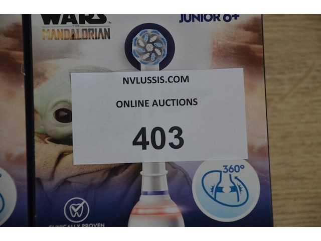 2 elektrische tandenborstels braun oral b pro junior 6+ star wars mandalorian (b435) - afbeelding 2 van  4