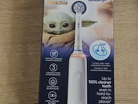 2 elektrische tandenborstels braun oral b pro junior 6+ star wars mandalorian (b435) - afbeelding 3 van  4