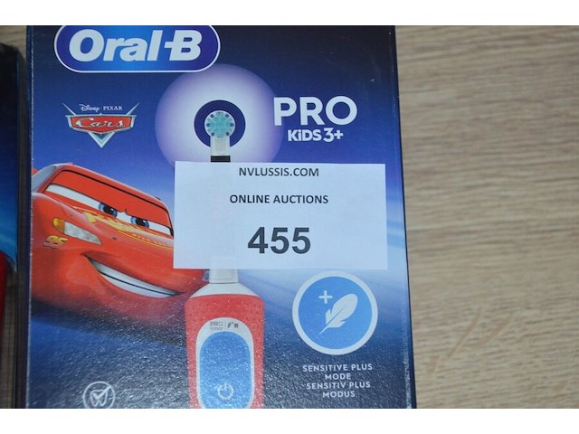 2 elektrische tandenborstels braun oral b pro kids 3+ disney cars (b435) - afbeelding 2 van  5