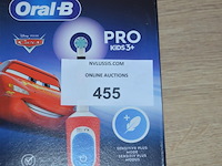 2 elektrische tandenborstels braun oral b pro kids 3+ disney cars (b435) - afbeelding 2 van  5
