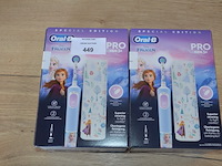 2 elektrische tandenborstels braun oral b pro kids 3+ special edition frozen and spiderman (b435) - afbeelding 1 van  4