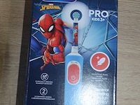 2 elektrische tandenborstels braun oral b pro kids 3+ spider man (b435) - afbeelding 3 van  4