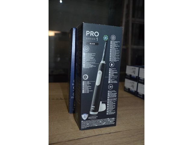 2 elektrische tandenborstels braun oral b pro series 1 black (b435) - afbeelding 4 van  4