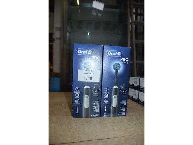2 elektrische tandenborstels braun oral b pro series 1 black (b435) - afbeelding 1 van  3